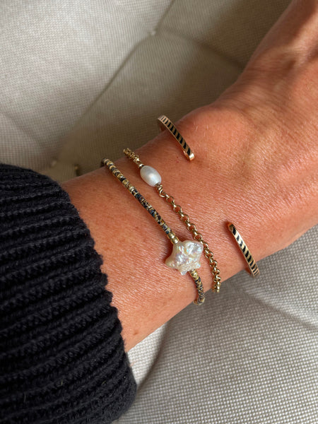 DEZSO by Sara Beltran 18k Rose Gold Jali Shark Fin Cuff Bracelet
