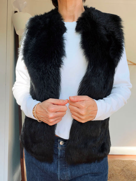 BASSIKE Black Shearling Vest • (Size 6-8)