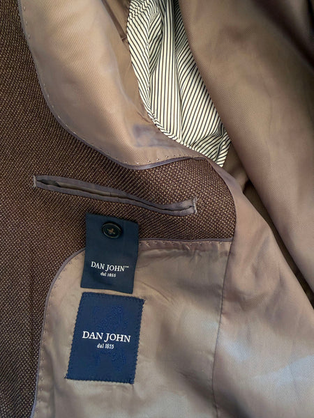 Pre-Loved Men's Slim Fit Taupe Blazer • (Size 12)