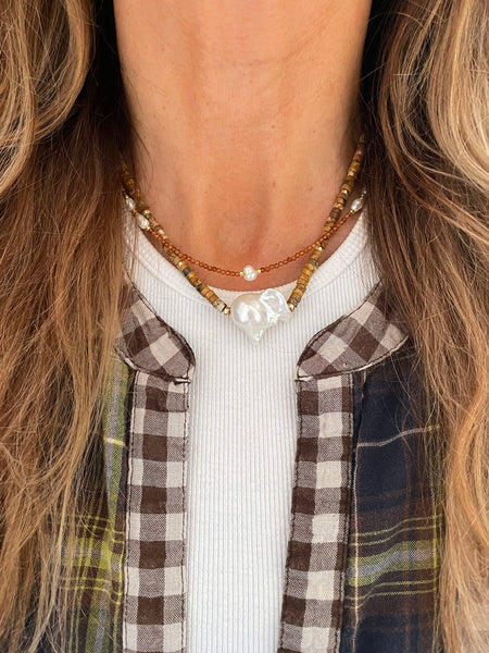 NALU Freshwater Pearl Choker (Caramel)