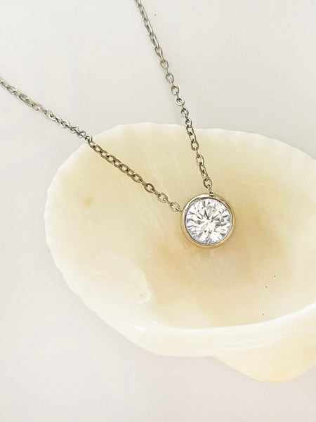 The SOLITAIRE Diamond Pendant Necklace (White Gold) • NEW