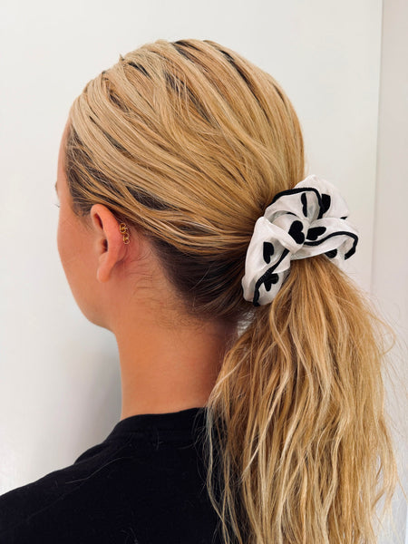 THE BEAUTY SET 5 • 50ml Scalp & Hair Renewal Oil + Scalp Massager + Oversized Silk Hair Scrunchie • (SAVE 15%) NEW