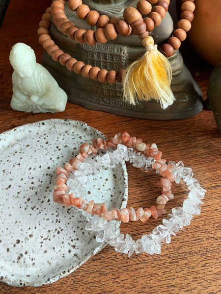 CLEAR QUARTZ Cleansing Crystal Chip Bracelet